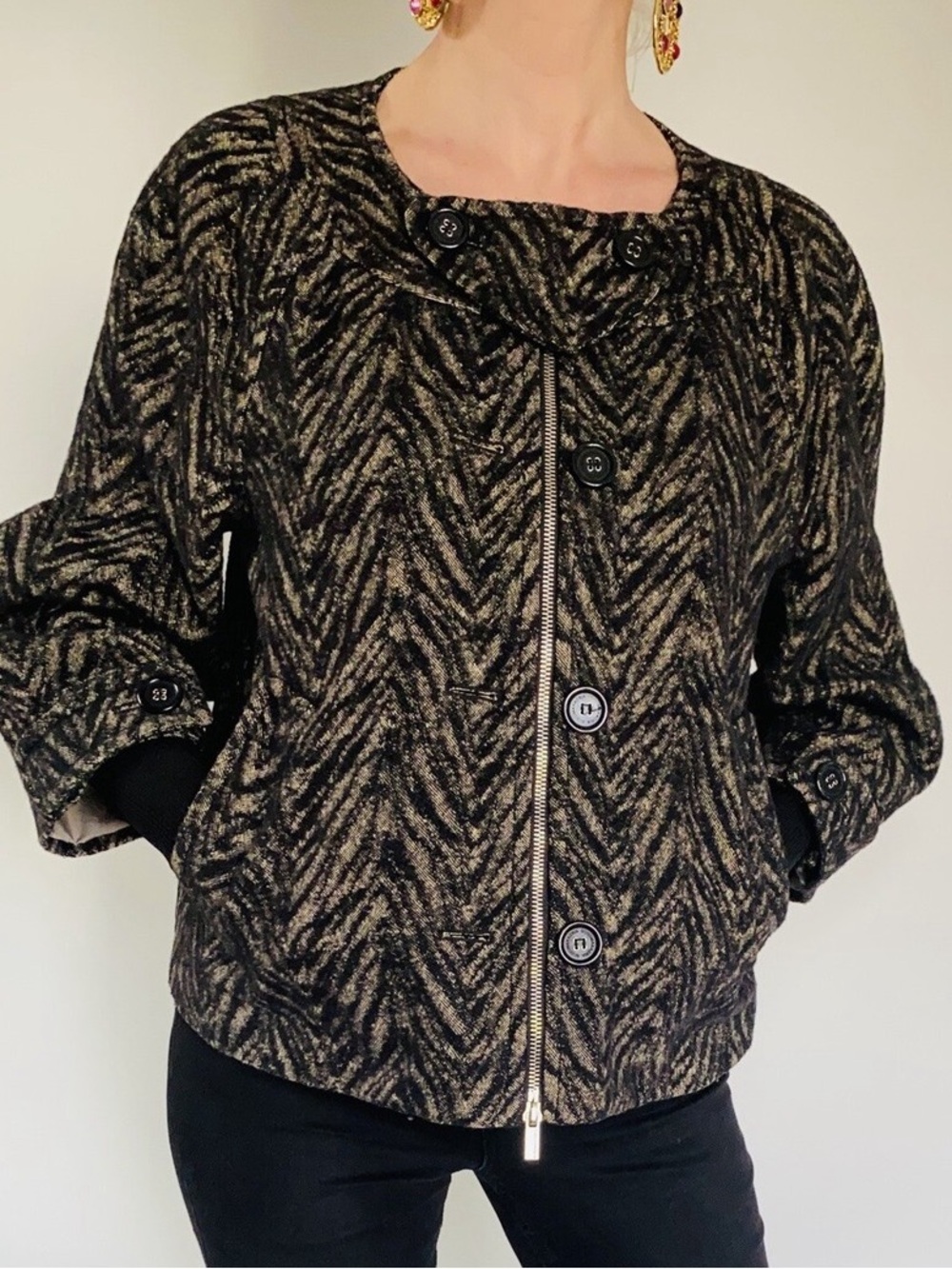 BCBGMAXAZRIA Chic Trapeze Jacket Coat Tara
Wool Black Gold Zebra Print Size S